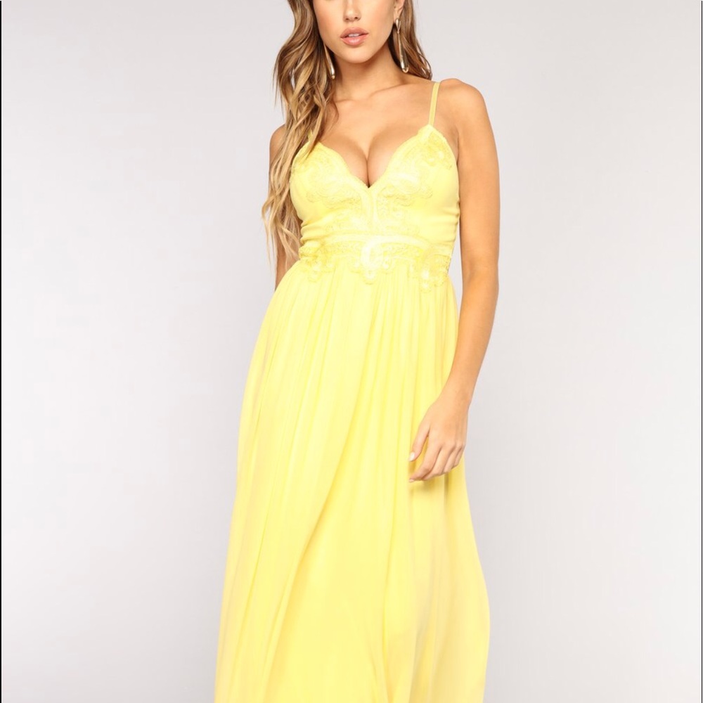 NWT FASHION NOVA YELLOW AMELIA LACE DRESS